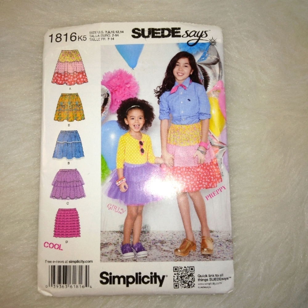 SIMPLICITY 1816 Suede Says Girls skirts in 5 styles, size 7-8-10-12-14